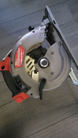 Milwaukee M18 FUEL Circular Saw 7-1/4"