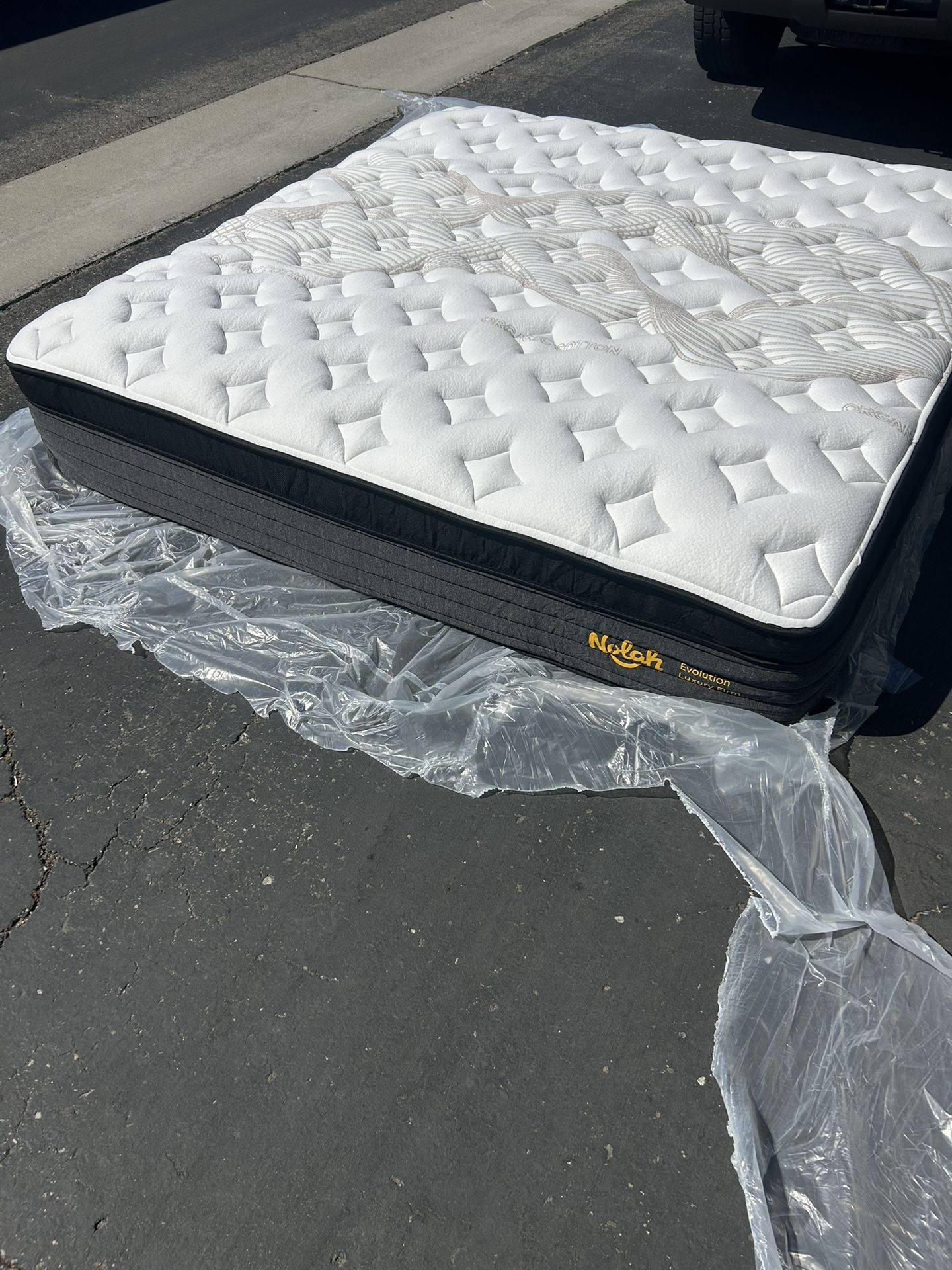 Nolah Evolution 15” Firm King Organic Mattress