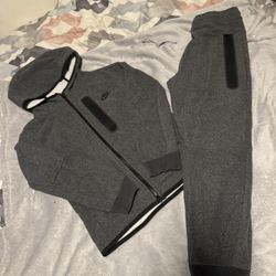 Nike tech Fleece Insulated Sweat Suit Set Size M 8