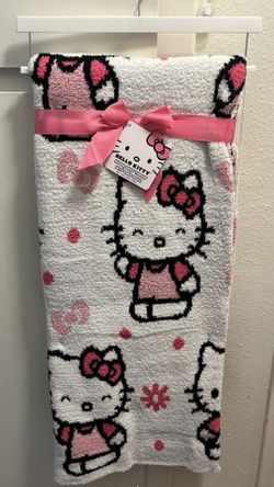 Hello Kitty Soft Throw