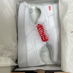 Size 9.5 Nike Air Force 1 Low