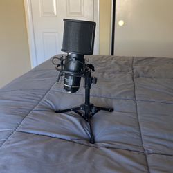 Sterling Audio ST51 Condenser Mic Great Condition, Desk Mic Stand, Pop Filter