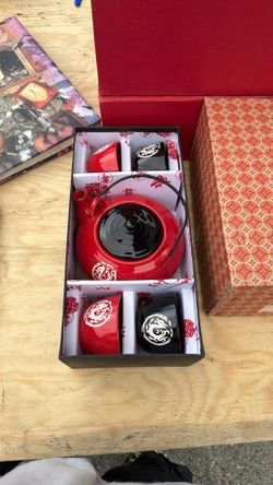 Tea cups set