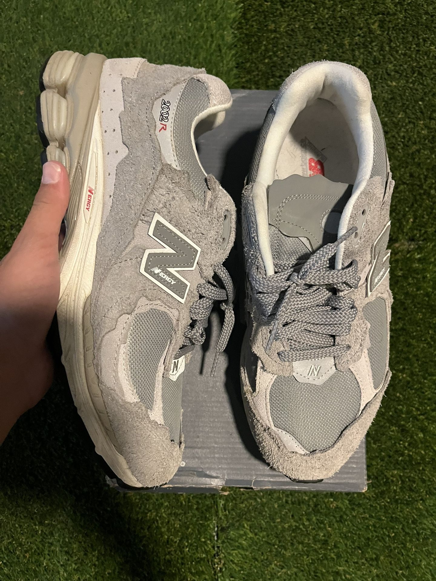 New Balence 2002r Protection Pack Grey Size 9