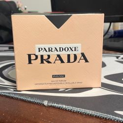 Prada Paradoxe