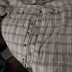 Men's Carhartt Button Up Shirt With Two Pockets In Front Size Large 20 Dollars Dress Shirt 