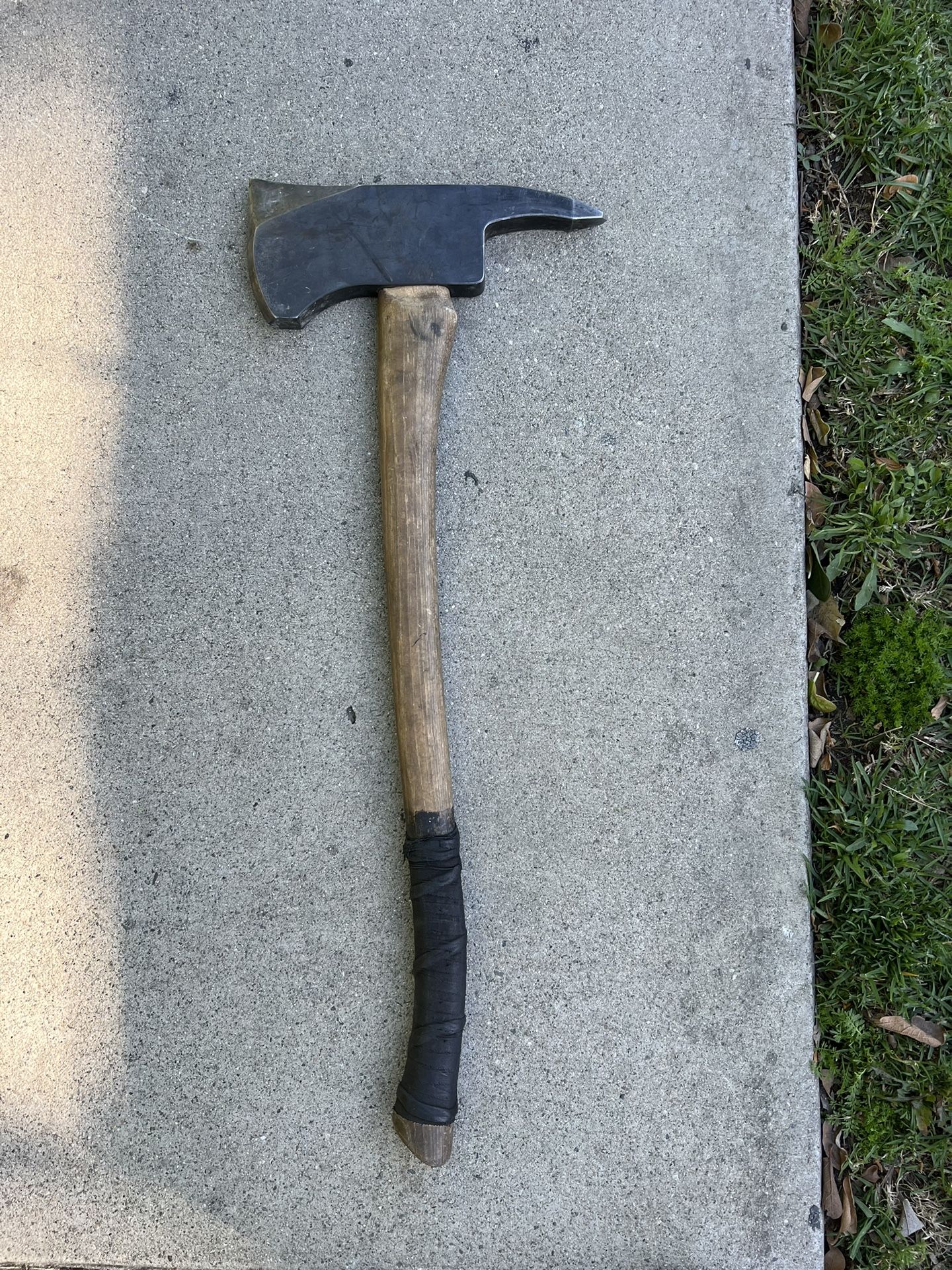 Iron Fox Axe