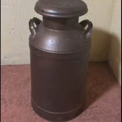 Vintage 10 Gallon Milk Can with Lid and Handles.