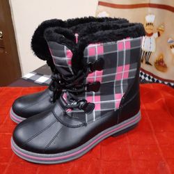 New Womans Snow / Winter Boots