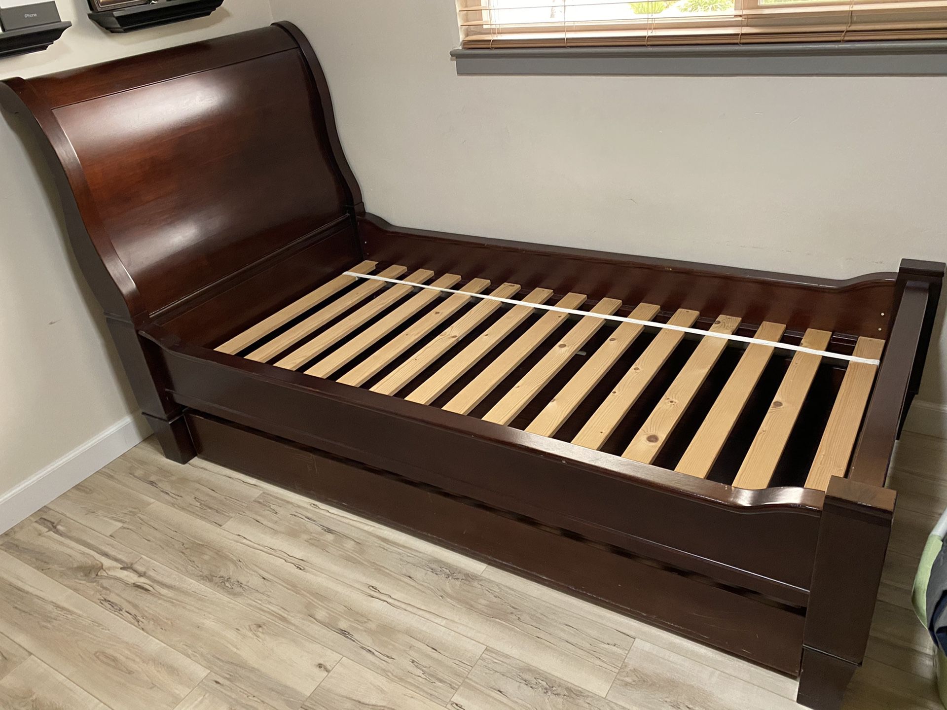 Twin sleigh bed with trundle from pottery barn