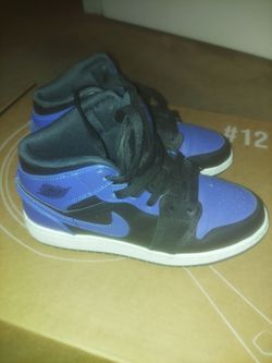 Nike Air Jordan 1 midsize black and blue size Y4 hardly worn