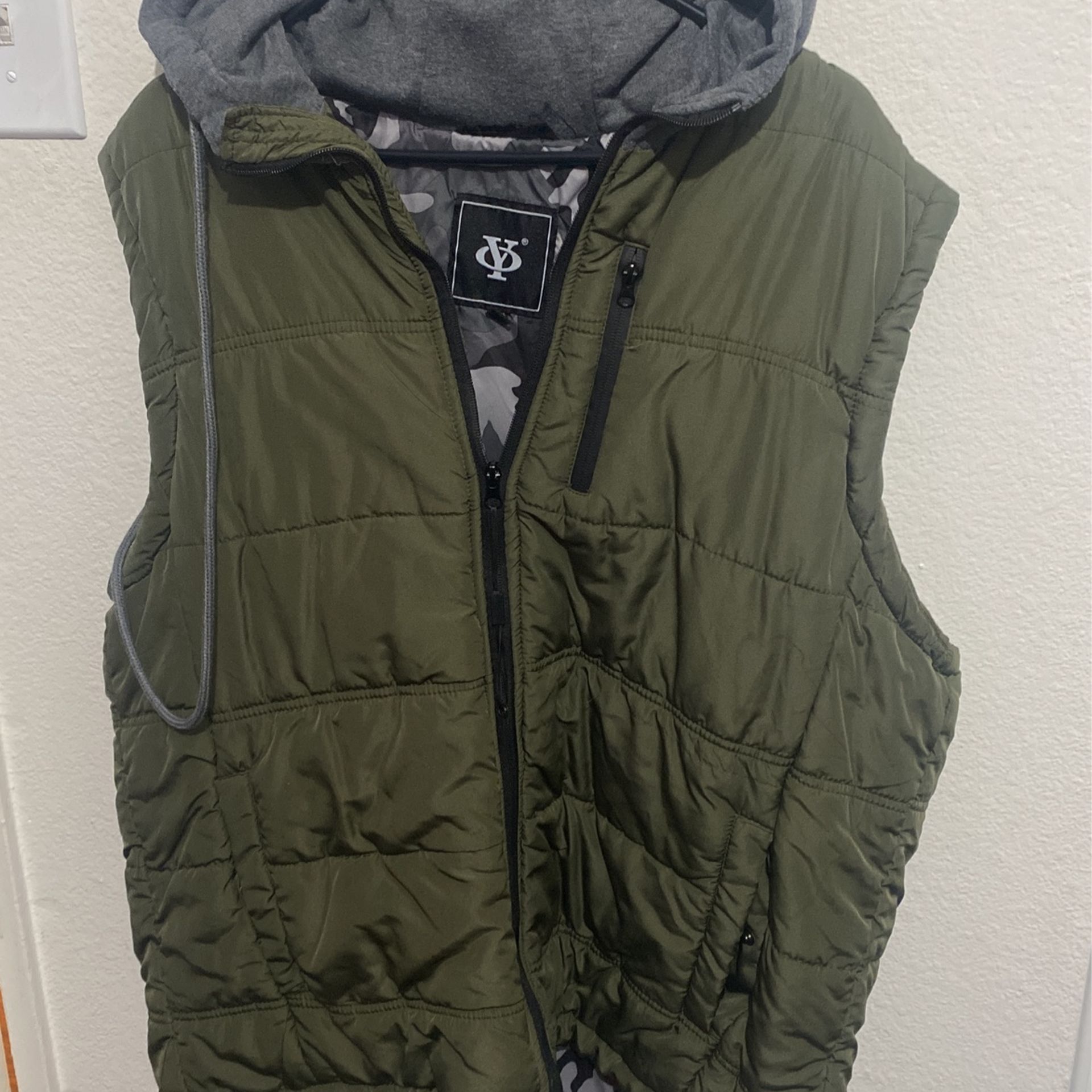 Men’s Hooded Puffer Vest