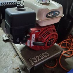 Pressure washer with trailer and tank