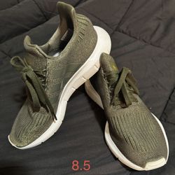 Adidas Sneakers