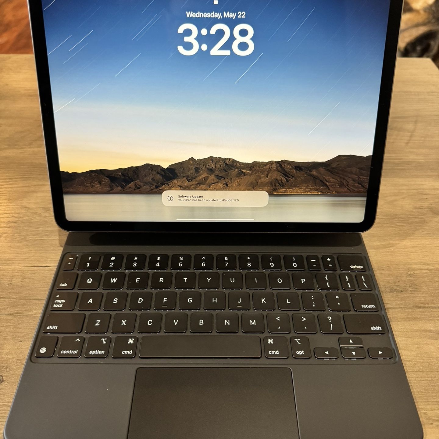 11” iPad Pro (3rd Gen - M1 Chip)  & Magic Keyboard