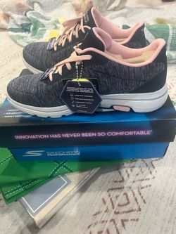 Women’s puma sneakers size 8
