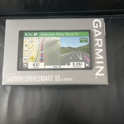 Garmin Drivesmart 55& Traffic  5.5 gps Navigator 