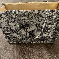 Women shopping bag