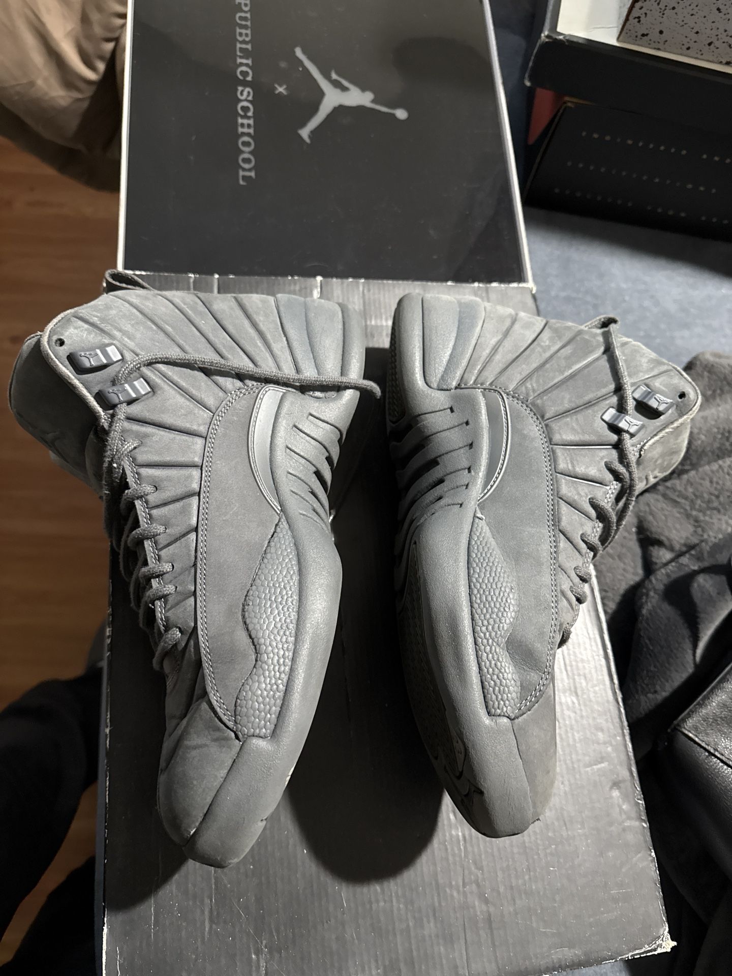 Psny Jordan 12s