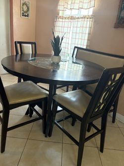 Dinning Table/ Comedor