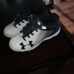 Baseball/softball Cleats