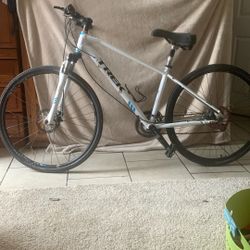 Trek 8.3 DS hybrid bicycle. 