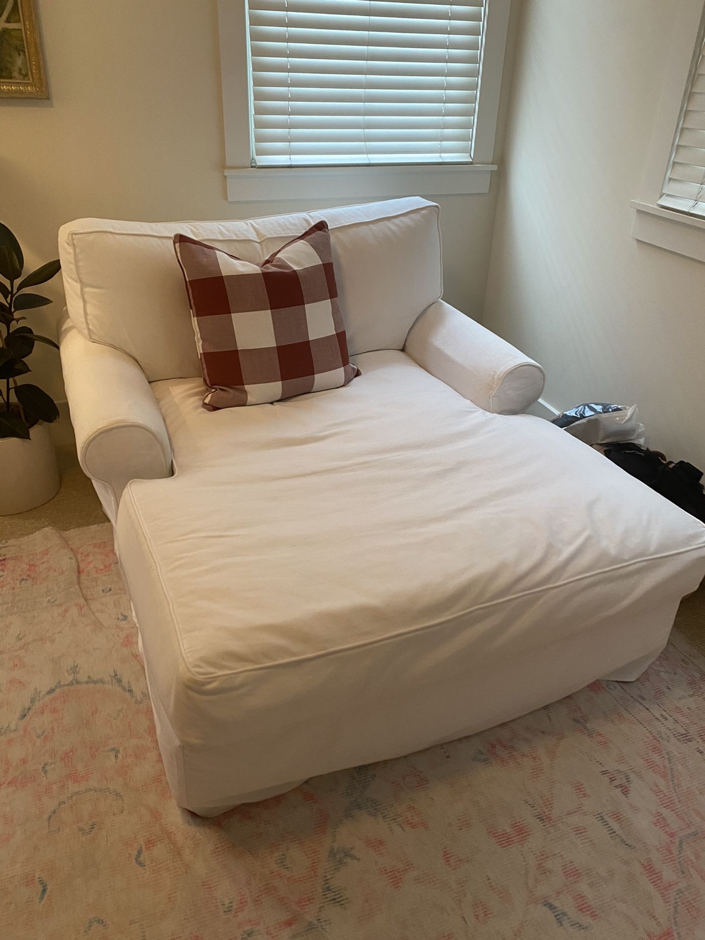 Like New Chaise Lounge