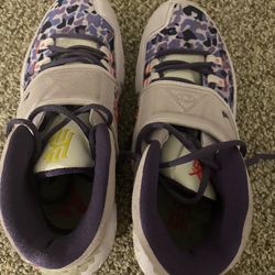 Kyrie Shoes 
