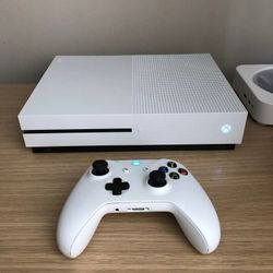 Xbox One S .. READ DESCRIPTION!! 