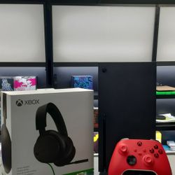 Xbox Series X Headset Bundle 1TB