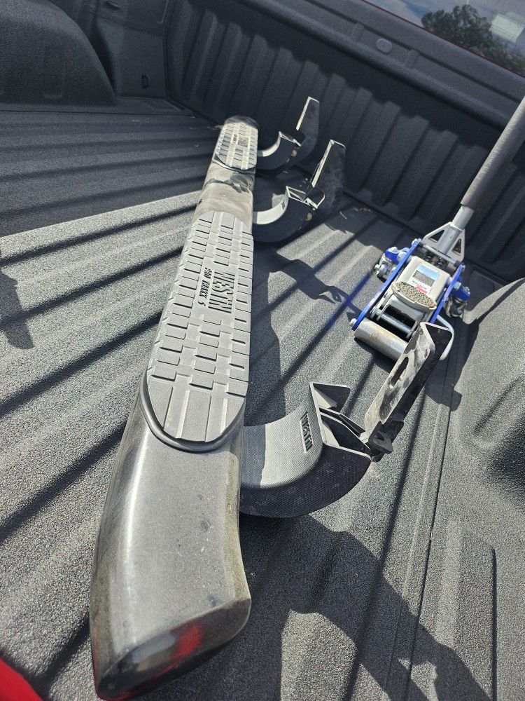 Westin Pri Traxx 5 Side Steps For GMC and Chevrolet Pickup Trucks