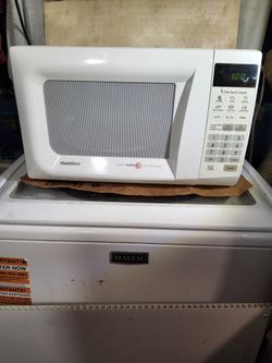 Goldstar - Compact microwave Small size, intellowave even heat system oven, great quality vintage