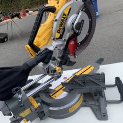 Dewalt 12” FLEXVOLT Saw LIKE NEW 