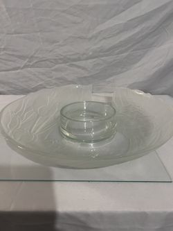 Vintage frosted floral crystal chip and dip bowl.