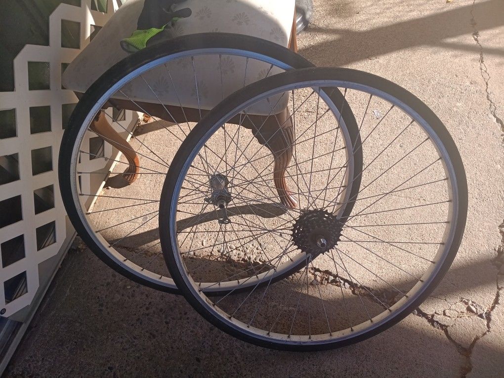 27 Inch Bell Streetstar Quick Release Bicycle Tires 