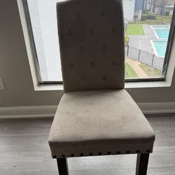 6 Clean Dining Chairs – Good Condition – Pickup Today (Garland)