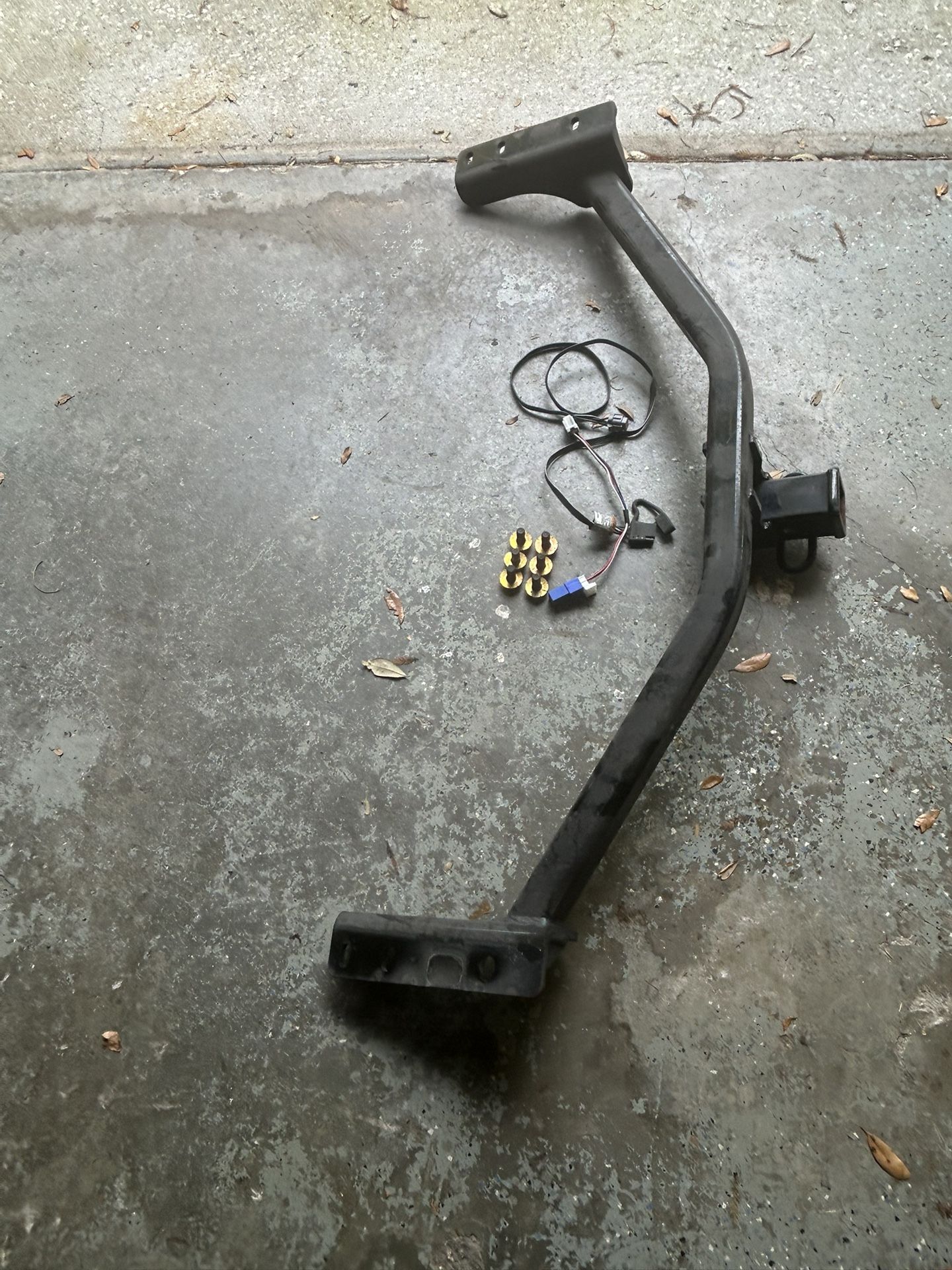 Nissan Pathfinder 2022-2025 Towing Hitch With All Necessary Electrical Wires And Relay