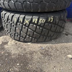 USED TIRE 33x12.50x15