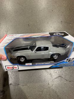 Maisto 1971 Chevrolet Camaro Die Cast Model