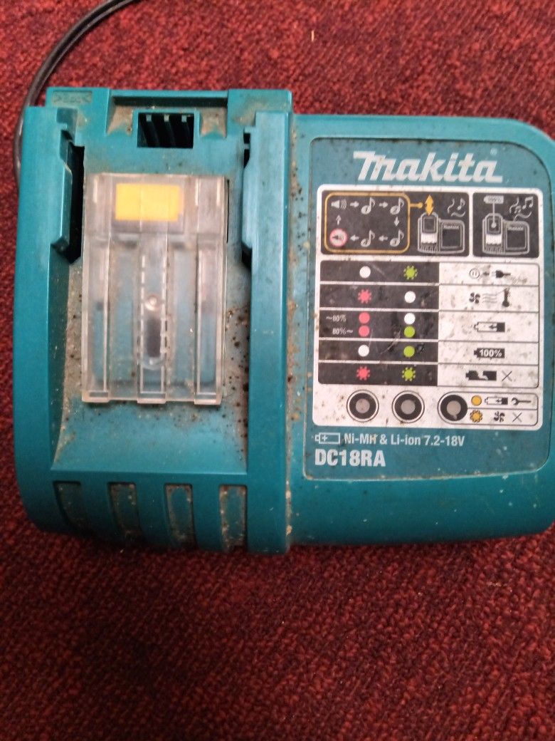 Makita Charger