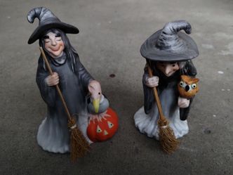 Vintage ceramic Halloween witch figurines, pair, United China & Glass Company, 1985