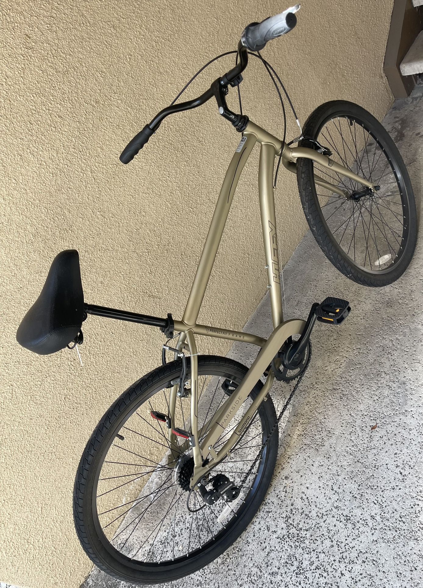 Huffy Parkside Comfort Bike, Fits Riders 5'0+