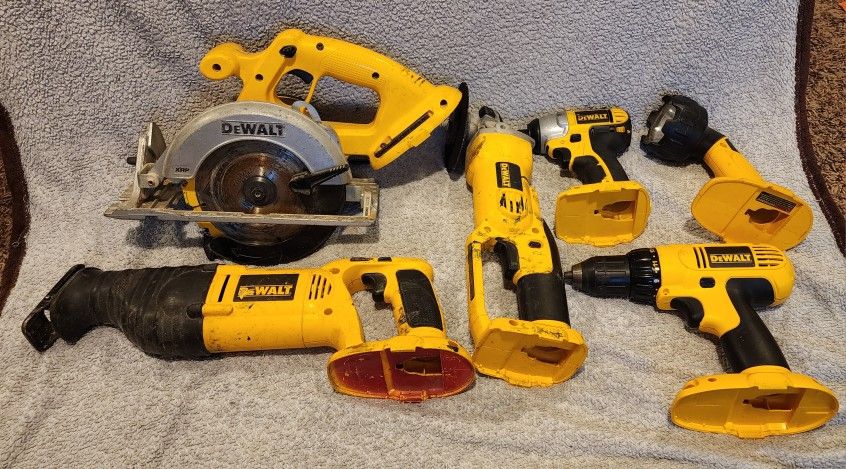 DeWalt 18V Cordless Tool Set – 7 Tools + Bag, Charger, 2 Batteries