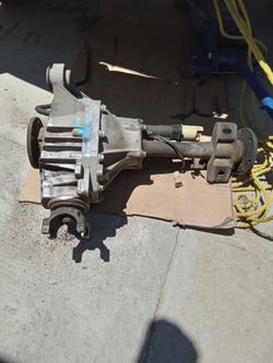 Chevy front differential for 4x4 Tahoe / Silverado / Yukon / Suburban