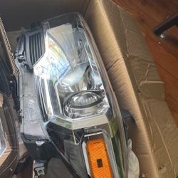 2022 Toyota Tacoma Oem Headlights 