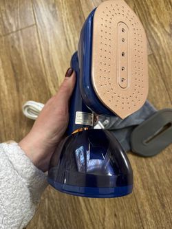 Handheld Steam Iron