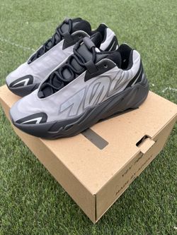 Yeezy 700