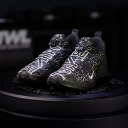 Nike React Metcon Moon Landing