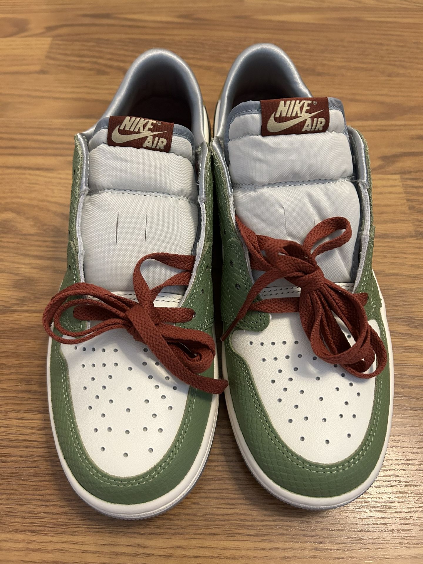 Air Jordan 1 Retro Low OG CNY