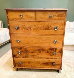 6 Drawer Maple Wood Dresser - 38x22x46”